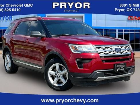 Used 2019 Ford Explorer XLT FWD image 1