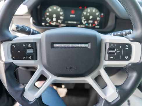 Used 2025 Land Rover Defender 110 X-Dynamic SE AWD/4WD image 18