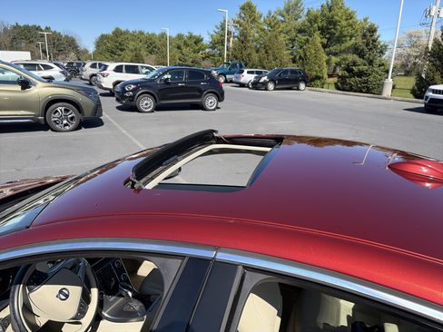 Used 2015 Volvo S60 T5 Platinum image 8