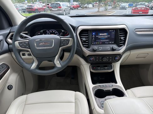 Used 2023 GMC Acadia Denali w/ Denali Ultimate Package FWD image 25
