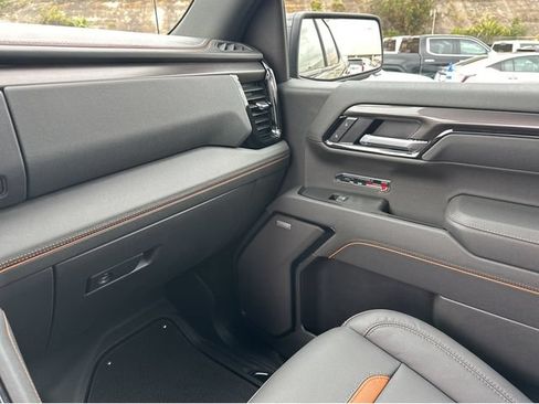 New 2026 GMC Sierra 1500 AT4 w/ AT4 Premium Package AWD/4WD image 8