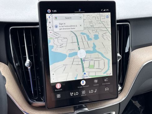 New 2026 Volvo XC60 T8 Plus w/ Protection Package Premier image 24