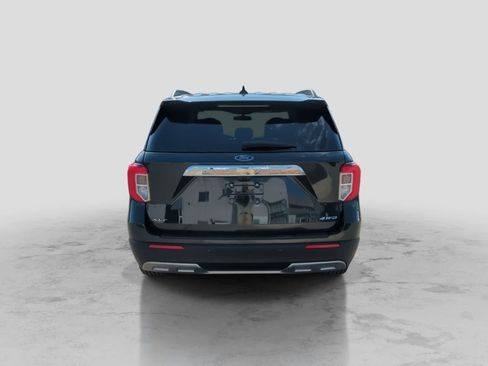 Used 2023 Ford Explorer XLT w/ Equipment Group 202A AWD/4WD image 7
