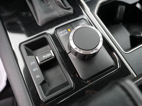 Used 2022 Toyota Tundra Limited AWD/4WD image 31