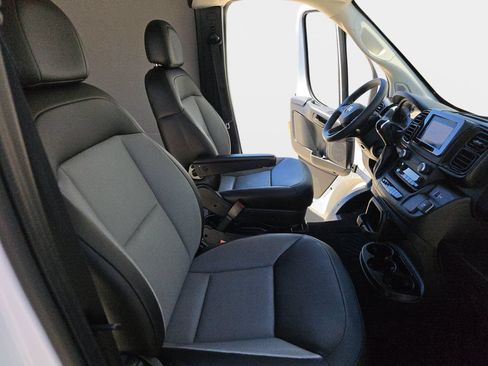 Used 2025 RAM ProMaster 2500 w/ Convenience Group FWD image 12