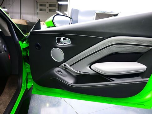 Used 2020 Aston Martin V8 Vantage Coupe image 16