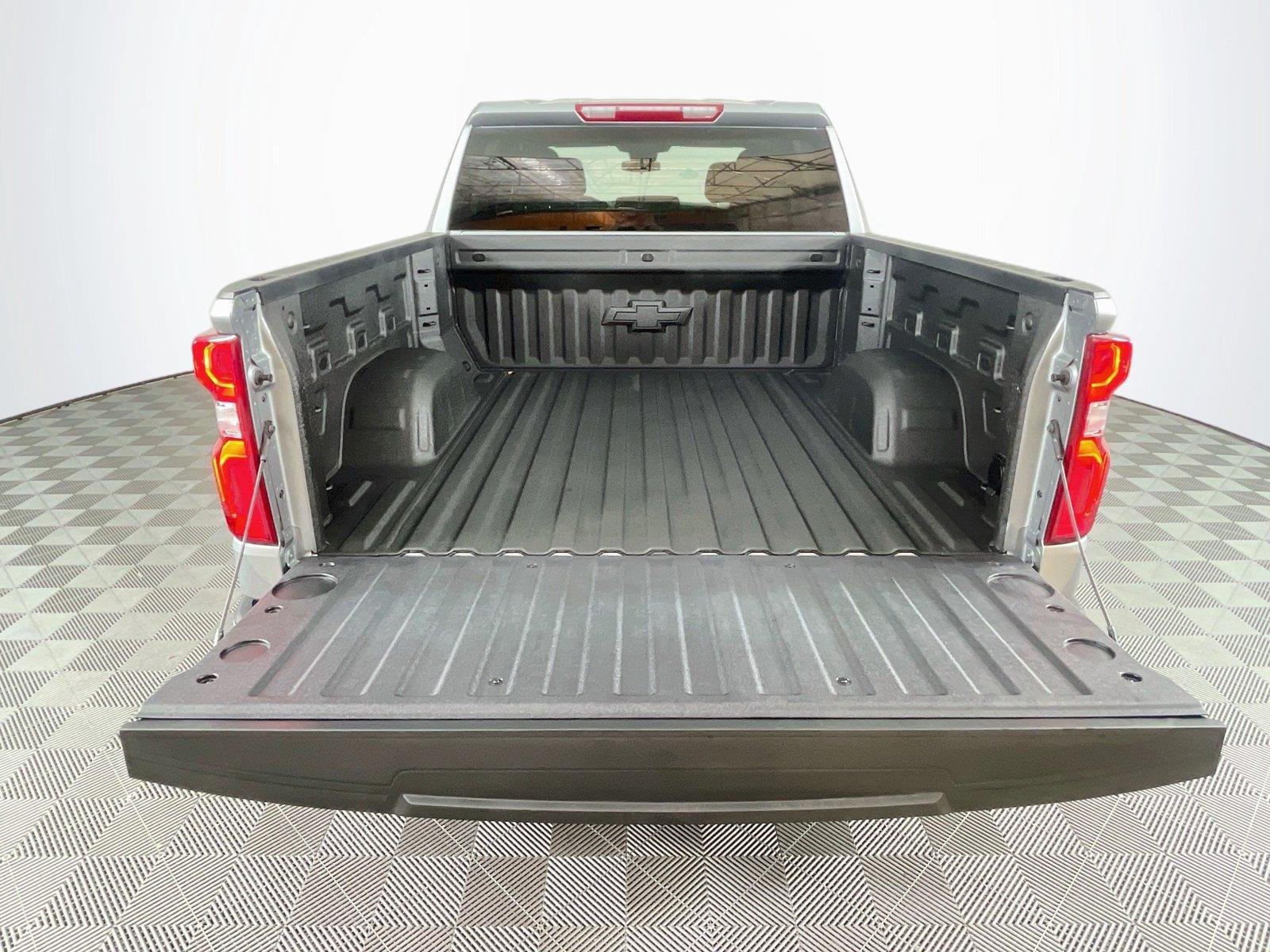 Certified 2026 Chevrolet Silverado 1500 RST w/ Redline Edition AWD/4WD image 29