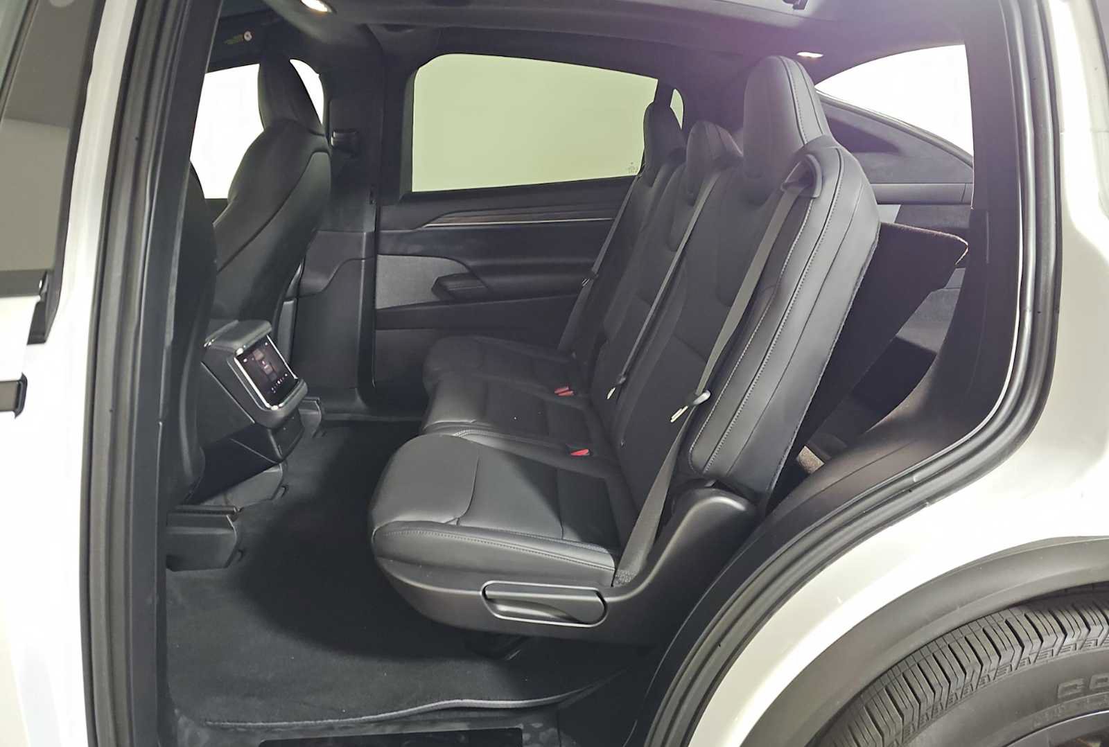 Used 2023 Tesla Model X AWD/4WD image 11
