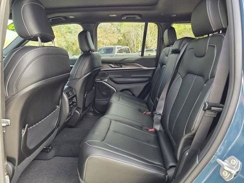 New 2026 Jeep Grand Cherokee L Limited w/ Limited Altitude Package AWD/4WD image 13