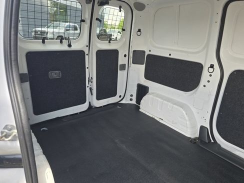 Used 2020 Nissan NV200 SV w/ Sliding Glass Door Package FWD image 18