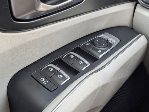 Used 2023 Kia Sorento EX image 24