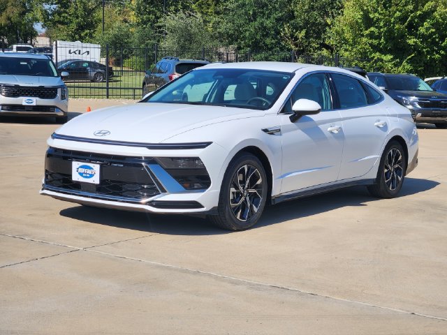 Used 2025 Hyundai Sonata SEL FWD image 3