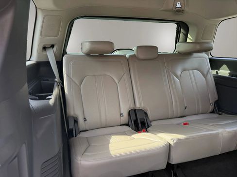 Used 2019 Ford Expedition Limited w/ Equipment Group 301A AWD/4WD image 39