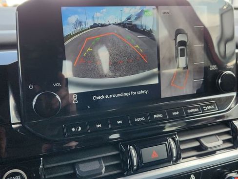 Used 2023 Nissan Pathfinder SL image 45