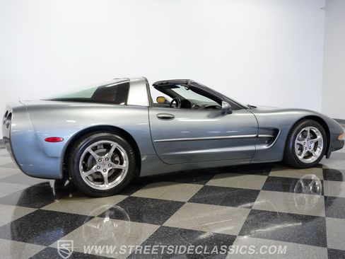 Used 2003 Chevrolet Corvette Coupe w/ Preferred Equipment Group RWD image 14