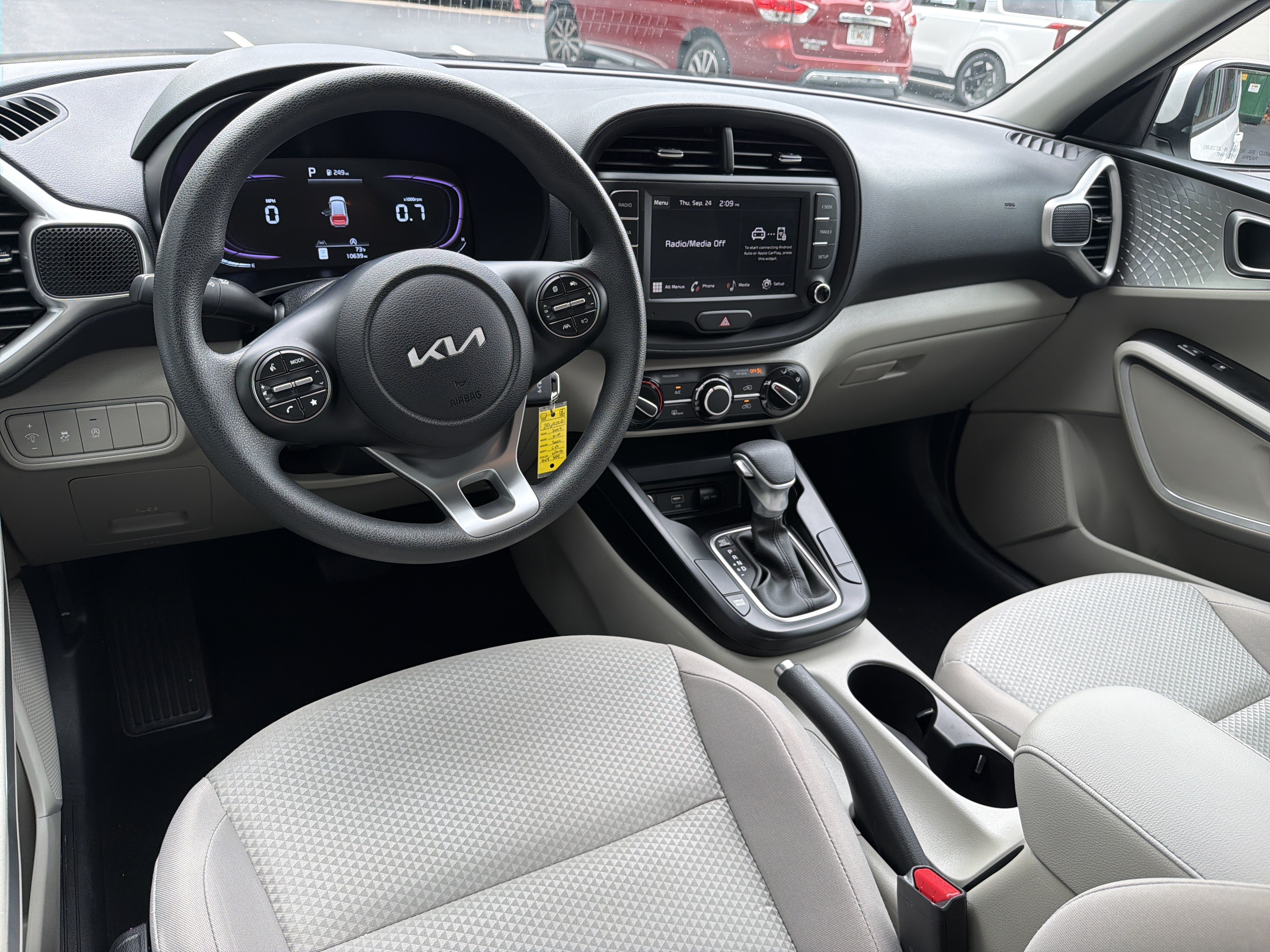 Used 2025 Kia Soul LX FWD image 22
