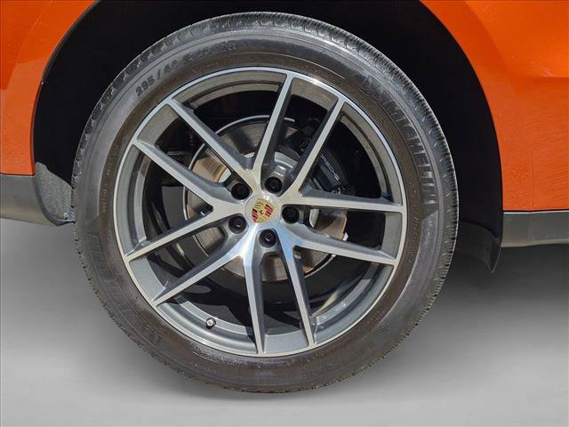 Used 2024 Porsche Macan AWD/4WD image 27