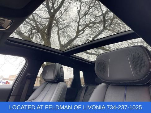 Used 2024 Cadillac Lyriq Sport image 18