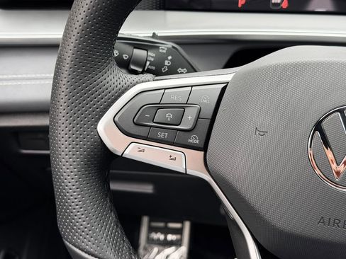 New 2026 Volkswagen Tiguan SE R-Line AWD/4WD image 13