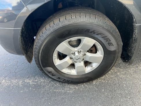 Used 2013 Nissan Frontier SV image 17