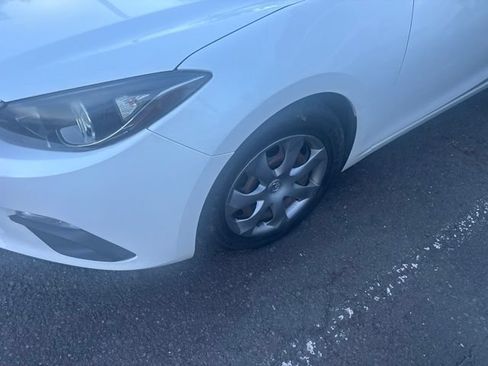 Used 2014 MAZDA MAZDA3 i Sport FWD image 3