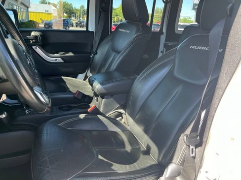 Used 2015 Jeep Wrangler Unlimited Rubicon AWD/4WD image 15