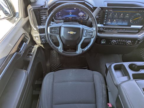 Used 2022 Chevrolet Silverado 1500 LT image 4
