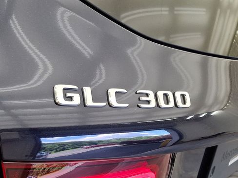Used 2021 Mercedes-Benz GLC 300 4MATIC image 24