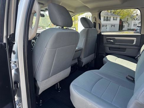 Used 2018 RAM 1500 Classic SLT AWD/4WD image 15
