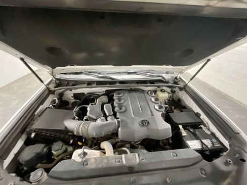 Used 2018 Toyota 4Runner SR5 Premium image 29