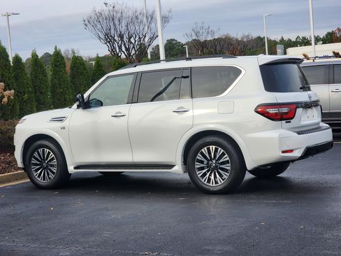 Used 2022 Nissan Armada SL w/ Midnight Edition Package image 9