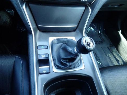 Used 2018 Honda Accord Sport image 18
