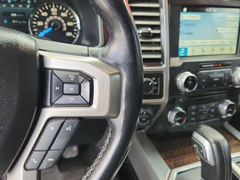 Used 2017 Ford F150 Platinum w/ Equipment Group 701A Luxury image 16