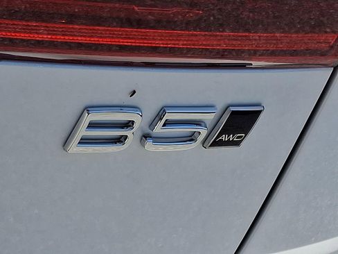 New 2026 Volvo XC60 B5 Plus w/ Climate Package AWD/4WD image 15