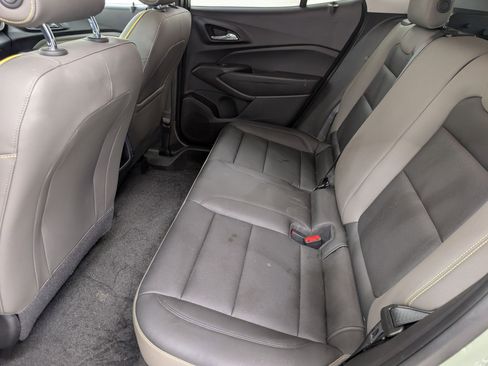 Used 2024 Chevrolet Trax ACTIV w/ Sunroof Package image 15