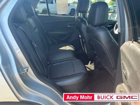 Used 2018 Chevrolet Trax LT w/ LT Convenience Package FWD image 33