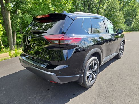 New 2025 Nissan Rogue SL w/ Tech Package image 3