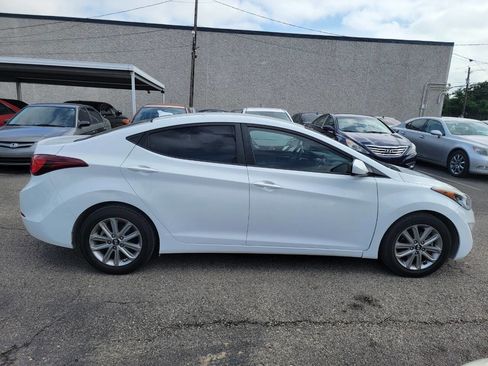 Used 2016 Hyundai Elantra SE w/ Option Group 02 image 2