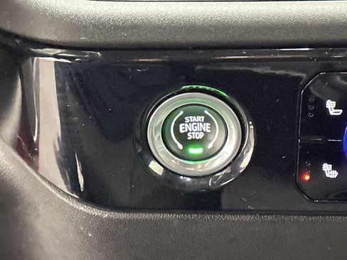 Used 2023 Chevrolet Silverado 1500 LT image 39