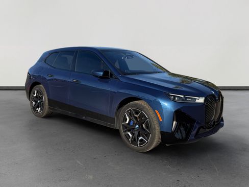 Used 2024 BMW iX xDrive50 w/ Premium Package image 7