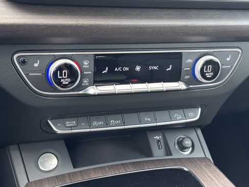 Used 2025 Audi Q5 2.0T Premium AWD/4WD image 29