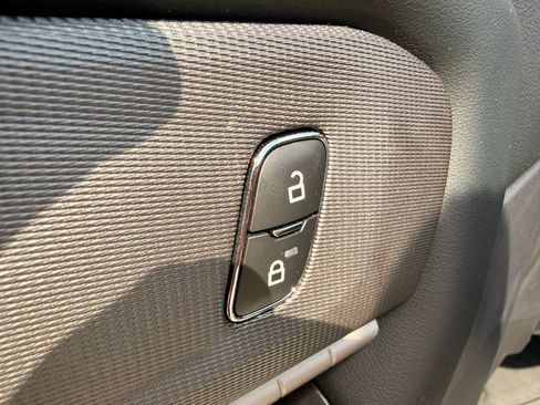 Used 2025 Ford Explorer ST-Line image 14