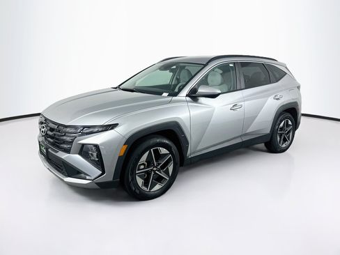 Used 2025 Hyundai Tucson SEL FWD image 3