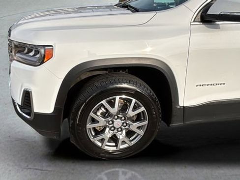 Used 2023 GMC Acadia SLT image 34