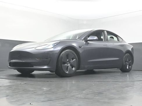 Used 2022 Tesla Model 3 Long Range AWD/4WD image 42