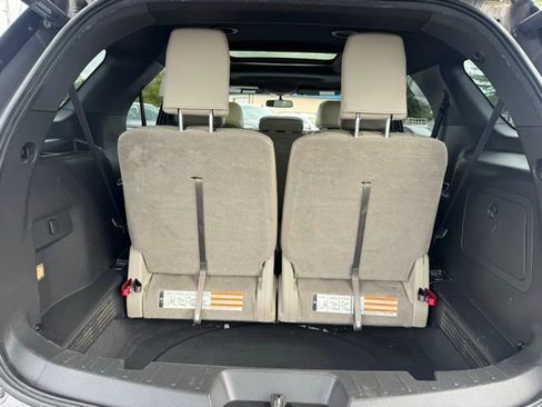 Used 2014 Ford Explorer XLT w/ Equipment Group 202A AWD/4WD image 15