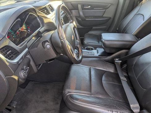 Used 2017 Chevrolet Traverse LT image 15