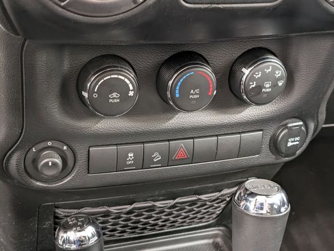 Used 2014 Jeep Wrangler Unlimited Sport w/ Quick Order Package 24S image 19