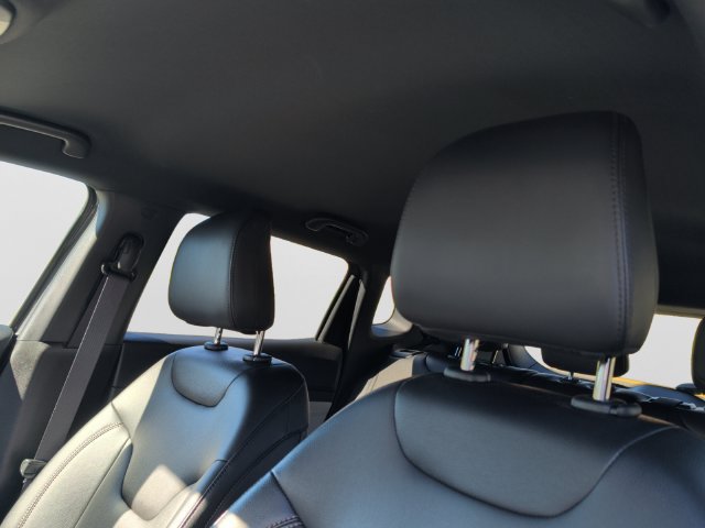 Used 2024 Jeep Compass Limited AWD/4WD image 12