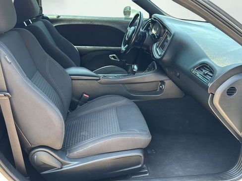 Used 2019 Dodge Challenger SXT RWD image 22